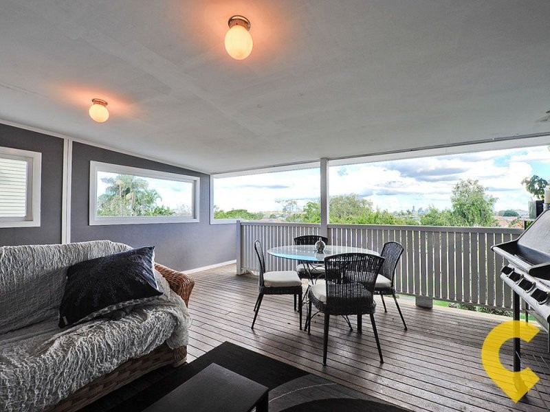 292 Rode Road, Wavell Heights QLD 4012