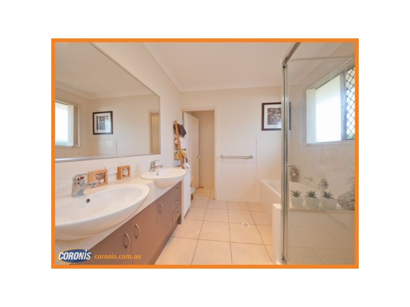 10 Lakeview Terrace, Murrumba Downs QLD 4503