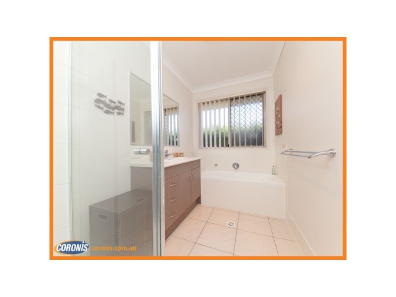 10 Lakeview Terrace, Murrumba Downs QLD 4503
