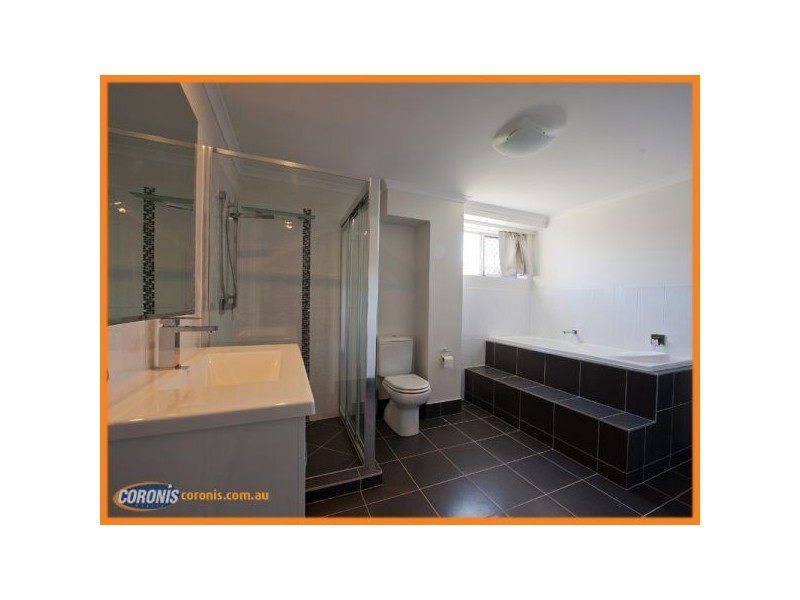 2b Coolcrest Crescent, Daisy Hill QLD 4127