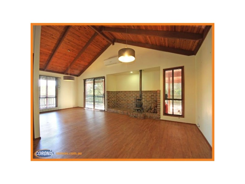 16 Routledge Court, Clear Mountain QLD 4500