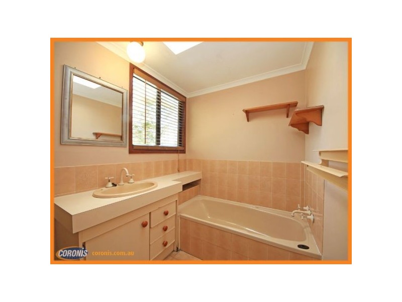 16 Routledge Court, Clear Mountain QLD 4500