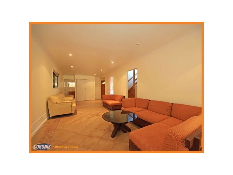 16 Routledge Court, Clear Mountain QLD 4500