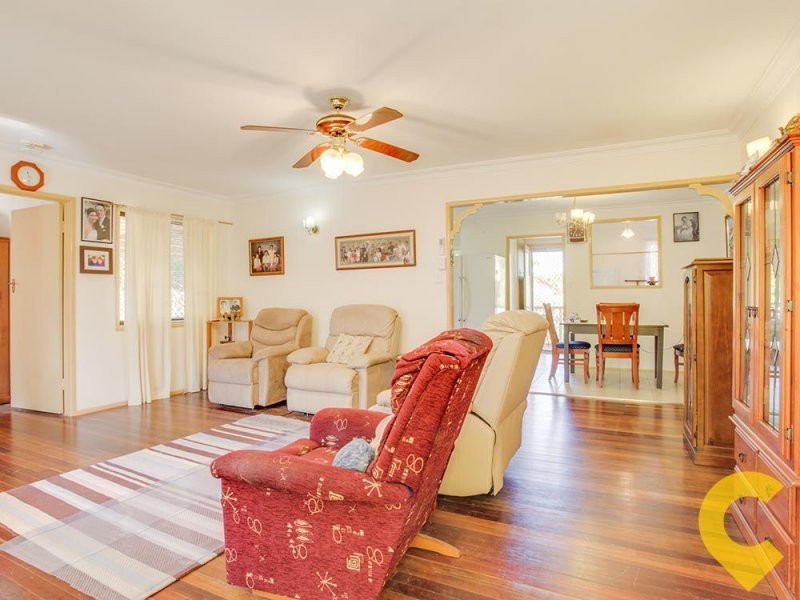 1 Crest Street, Kallangur QLD 4503