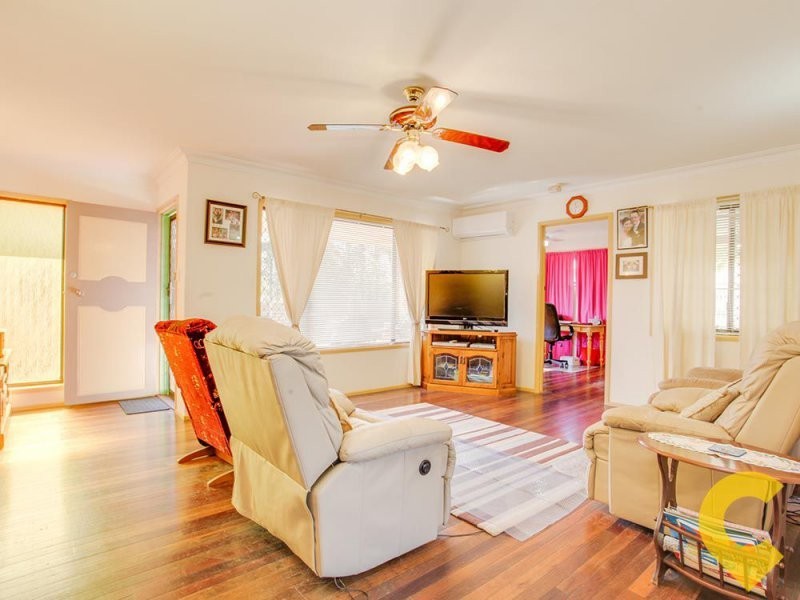 1 Crest Street, Kallangur QLD 4503
