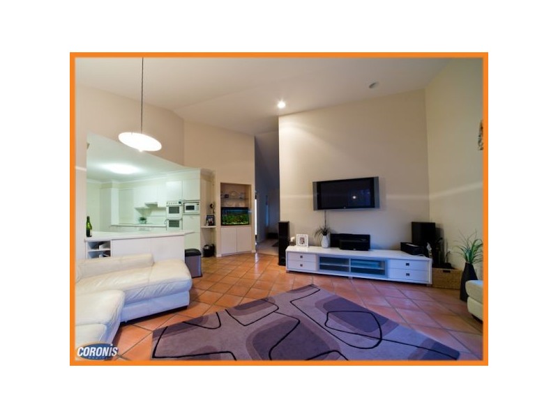 8 Carnegie Court, Carindale QLD 4152