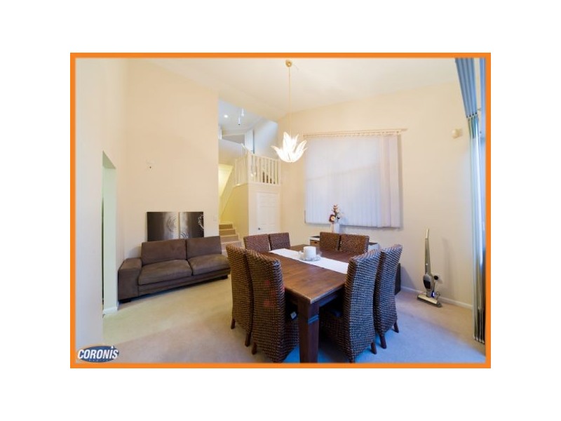 8 Carnegie Court, Carindale QLD 4152