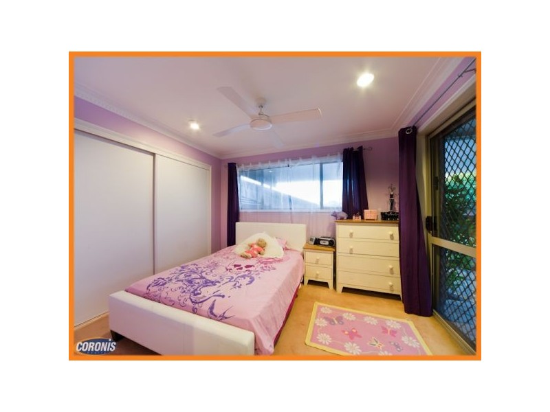 8 Carnegie Court, Carindale QLD 4152