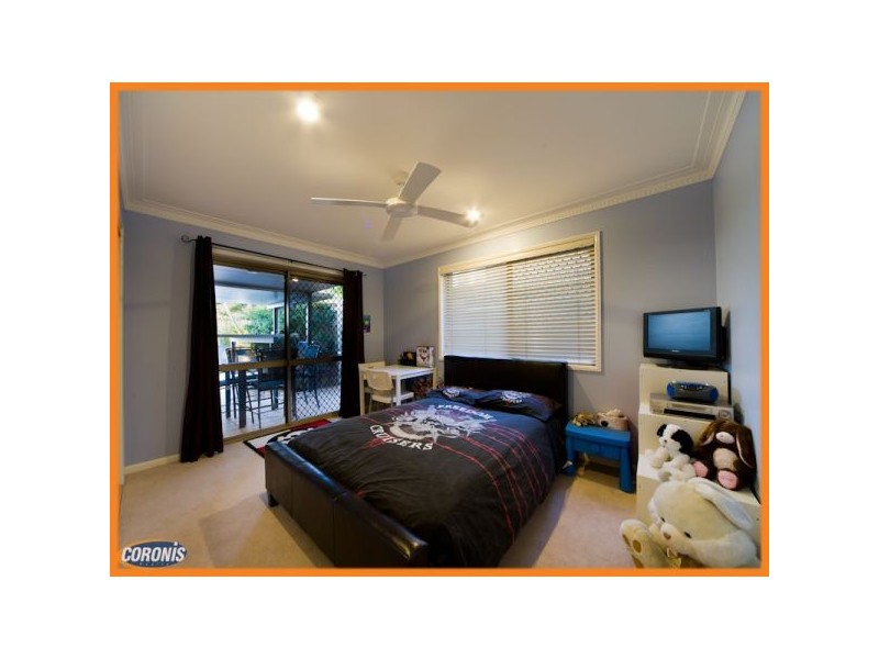 8 Carnegie Court, Carindale QLD 4152