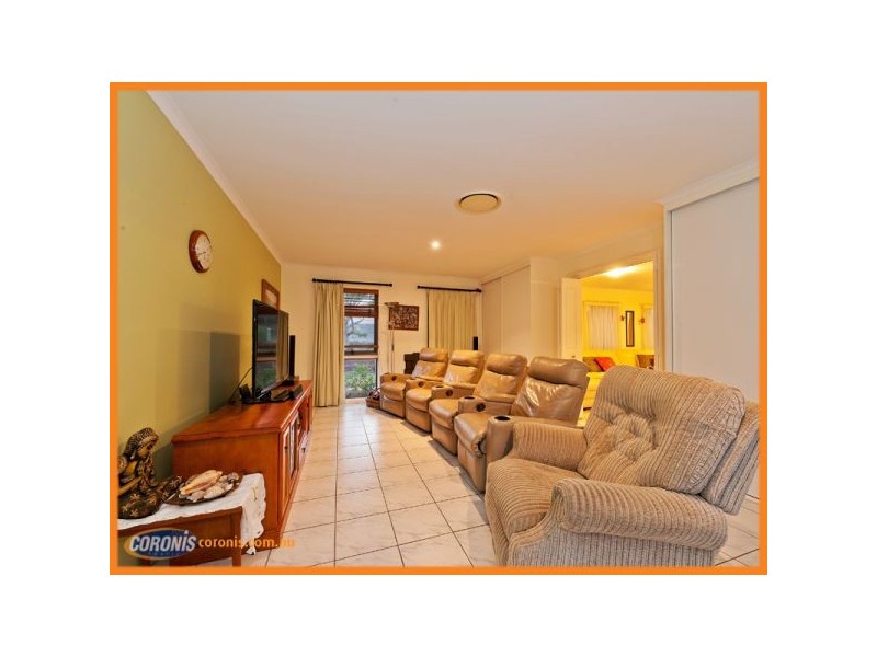 17 Gertrude McLeod Crescent, Middle Park QLD 4074