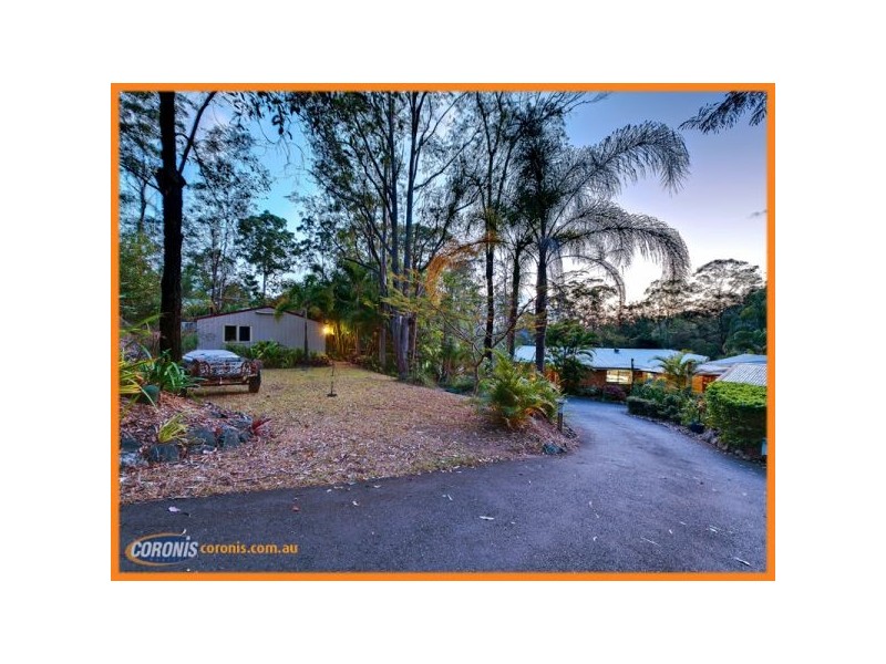 18 Drapers Road, Eatons Hill QLD 4037