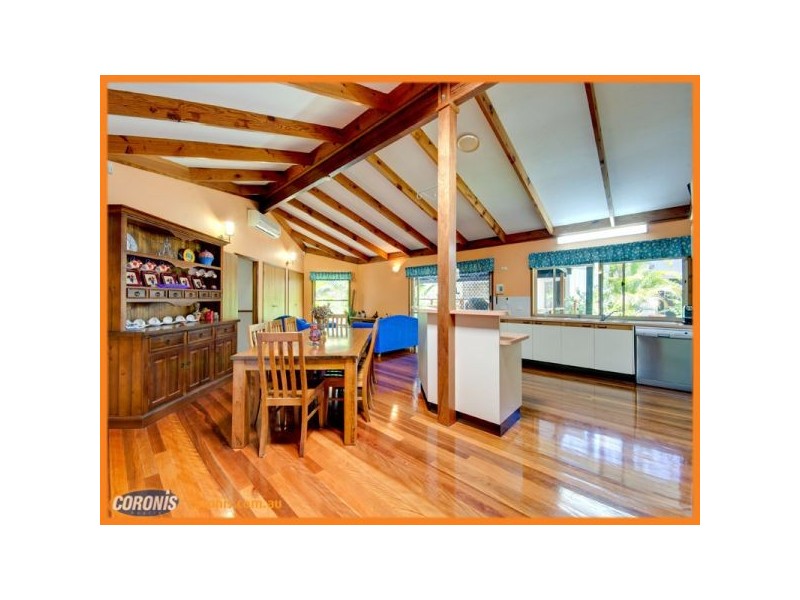 18 Drapers Road, Eatons Hill QLD 4037