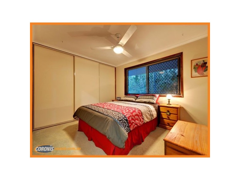 18 Drapers Road, Eatons Hill QLD 4037