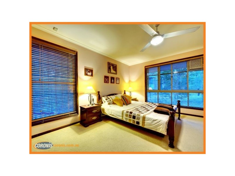 18 Drapers Road, Eatons Hill QLD 4037