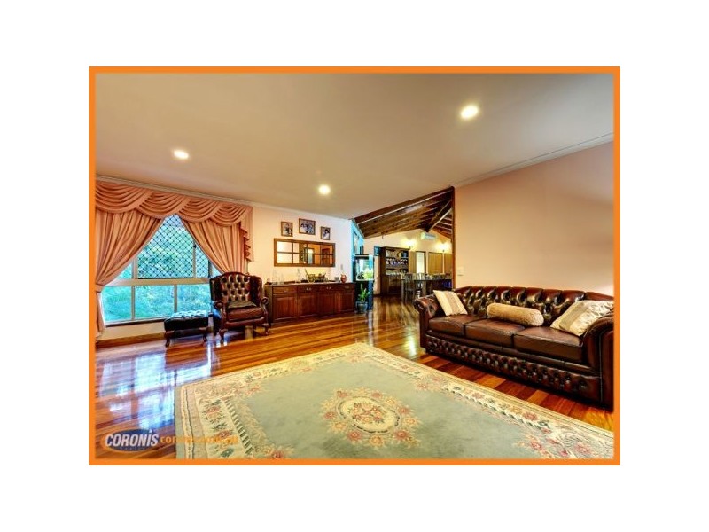 18 Drapers Road, Eatons Hill QLD 4037