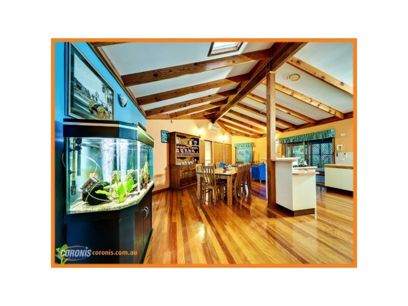 18 Drapers Road, Eatons Hill QLD 4037