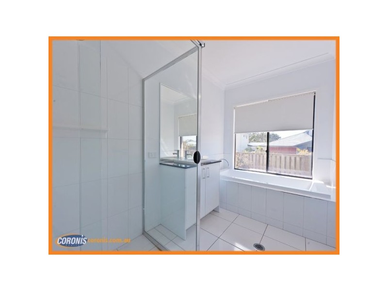 16 Scenic Crescent, Coomera QLD 4209