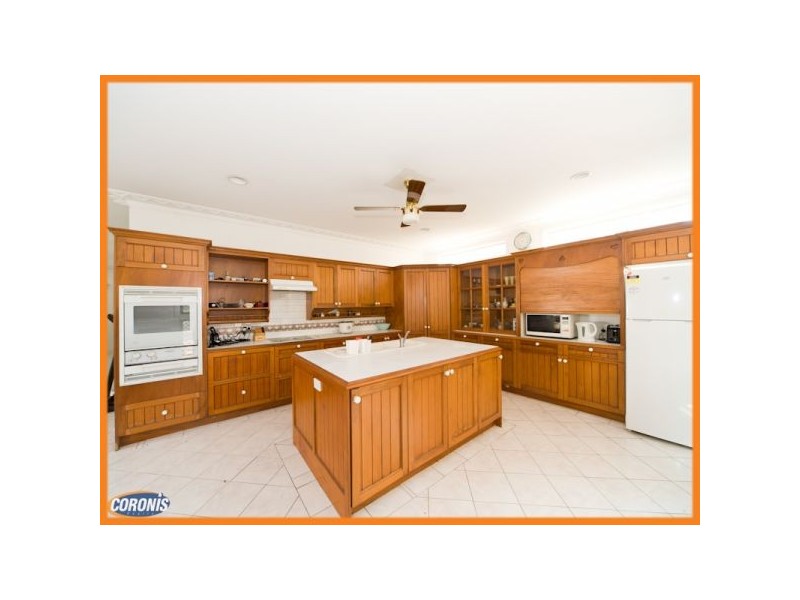 8 Dorames Street, Hendra QLD 4011
