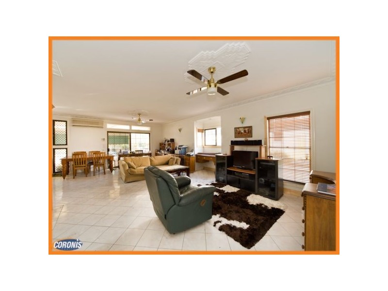 8 Dorames Street, Hendra QLD 4011
