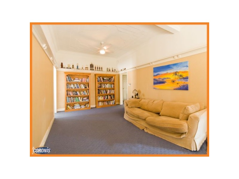 8 Dorames Street, Hendra QLD 4011
