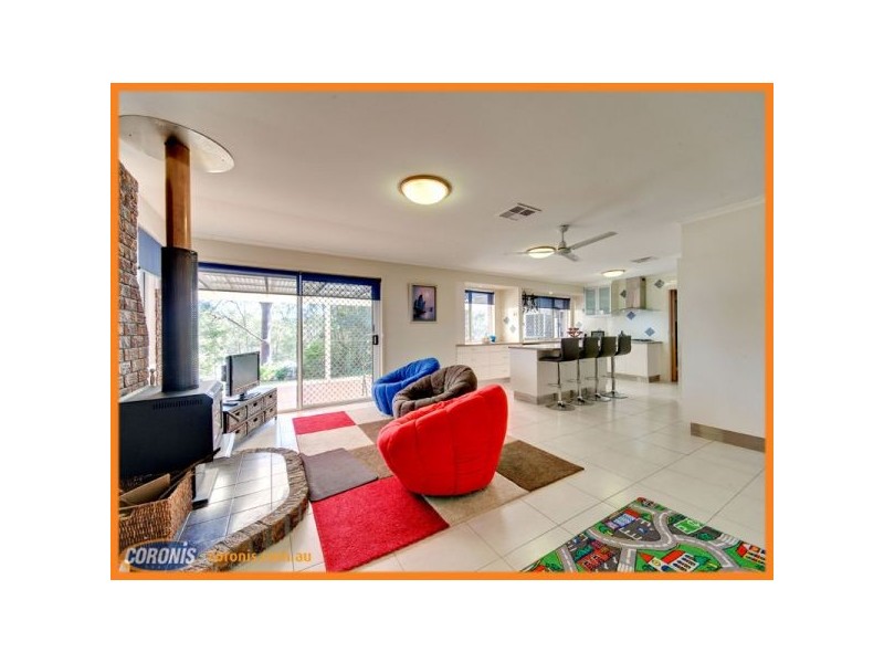 27 Barker Street, Cashmere QLD 4500