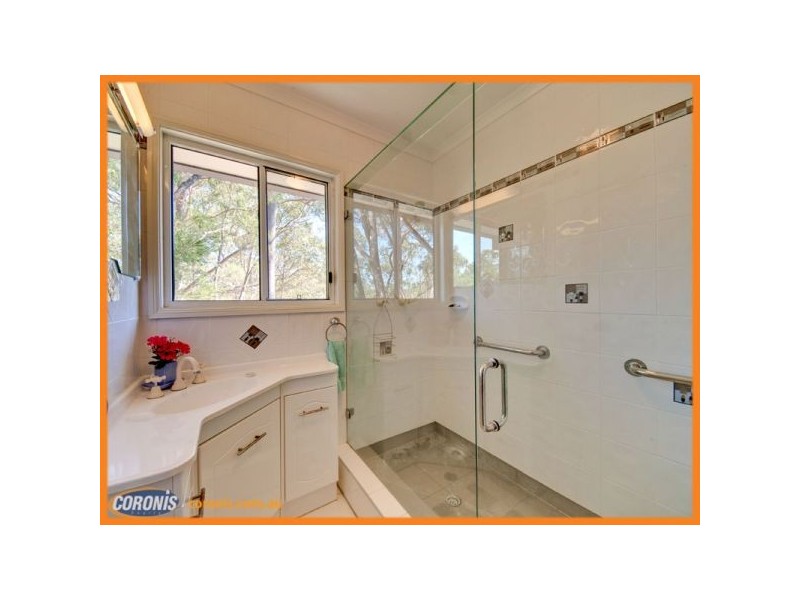 27 Barker Street, Cashmere QLD 4500