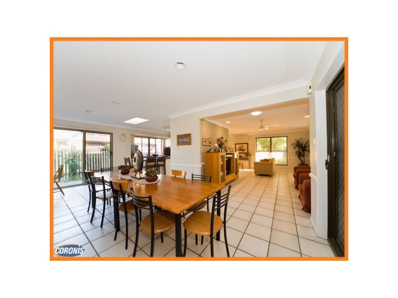 14 Grosmont Street, Carindale QLD 4152