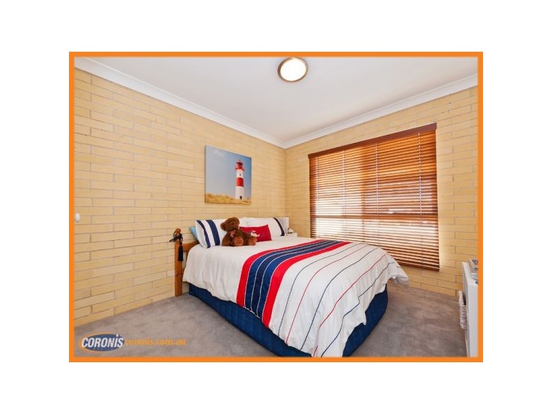 30 Wantana Crescent, Edens Landing QLD 4207