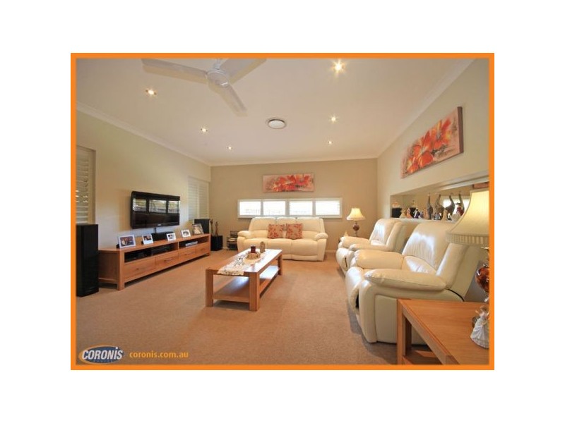 72 Nicklaus Parade, North Lakes QLD 4509