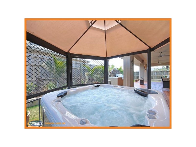 72 Nicklaus Parade, North Lakes QLD 4509