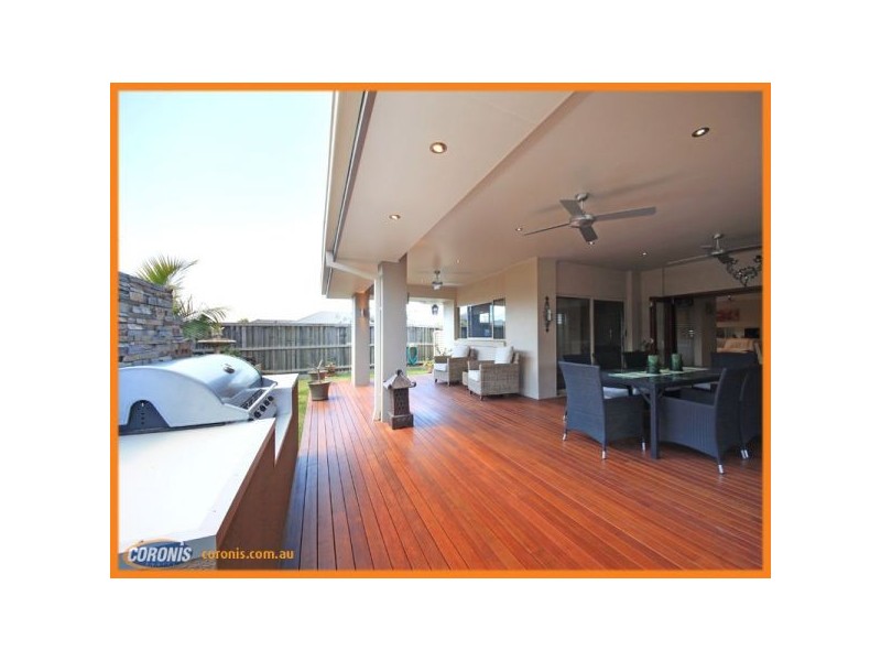 72 Nicklaus Parade, North Lakes QLD 4509