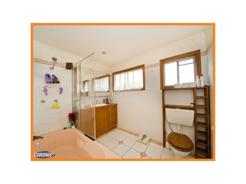 17 Shakespeare Parade, Strathpine QLD 4500