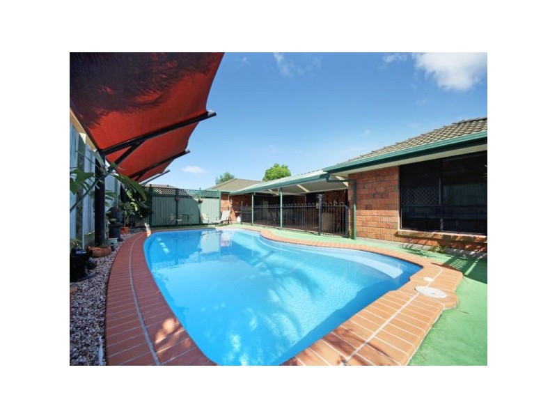 9 Chilton Crescent, North Lakes QLD 4509