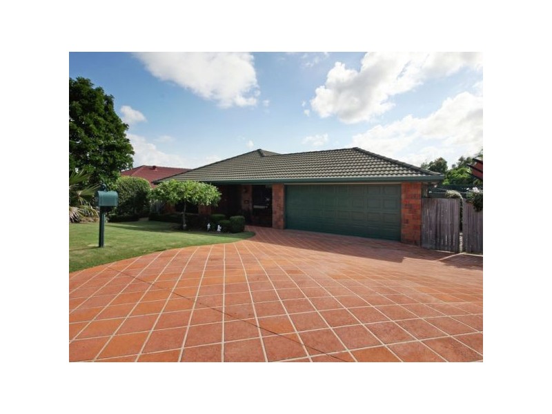 9 Chilton Crescent, North Lakes QLD 4509