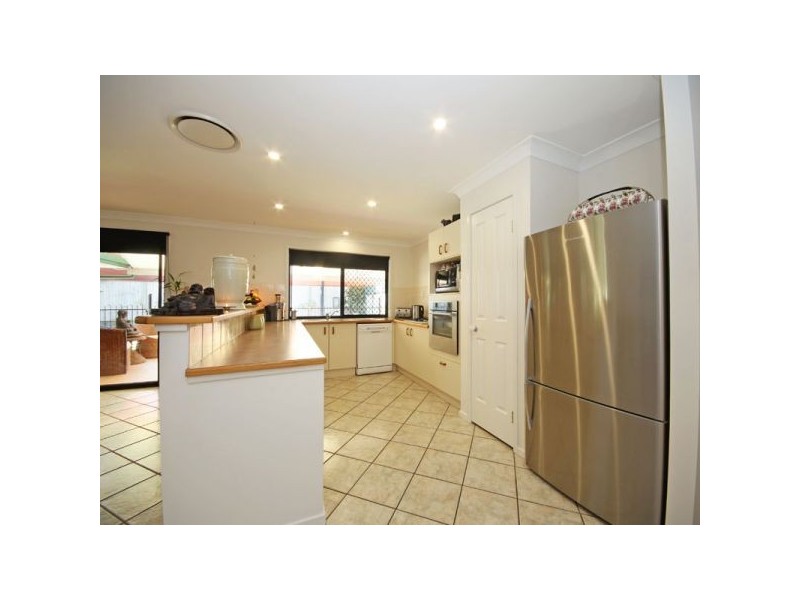 9 Chilton Crescent, North Lakes QLD 4509