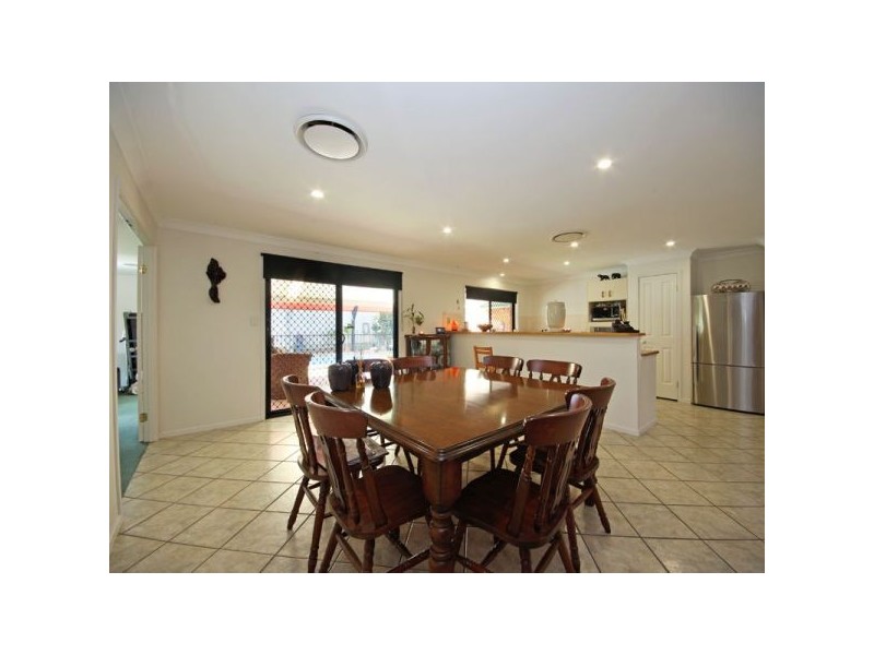 9 Chilton Crescent, North Lakes QLD 4509