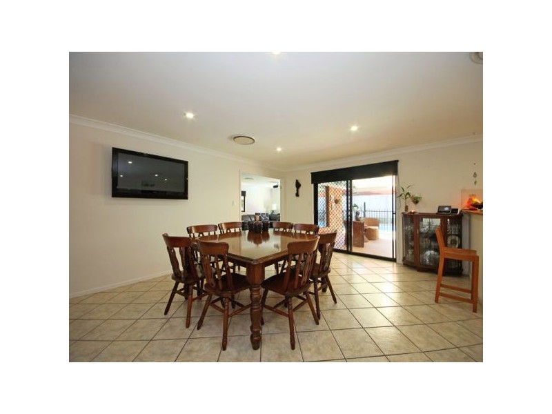 9 Chilton Crescent, North Lakes QLD 4509