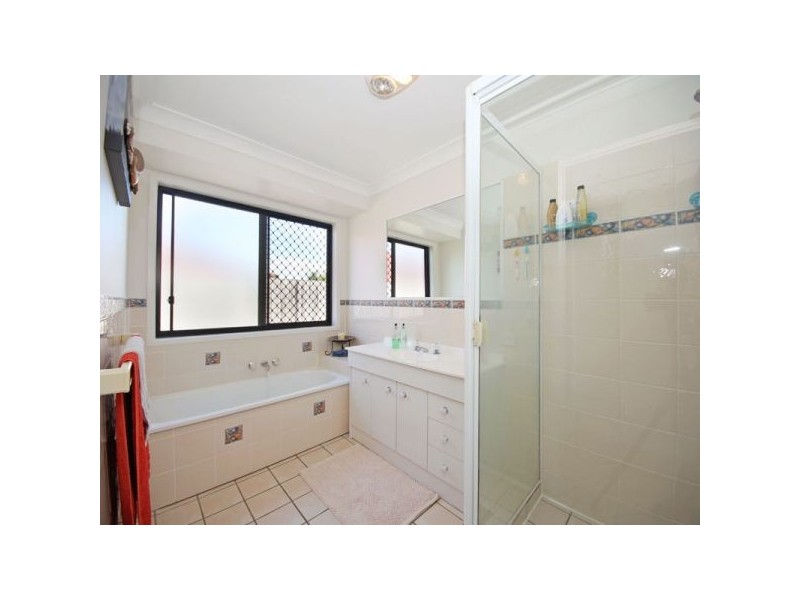 9 Chilton Crescent, North Lakes QLD 4509