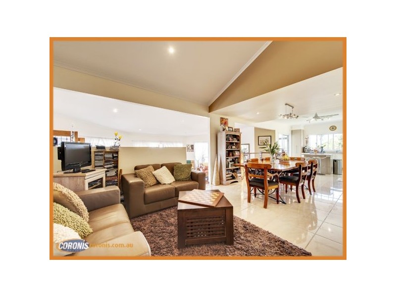 18 Boykambil Esplanade South, Hope Island QLD 4212