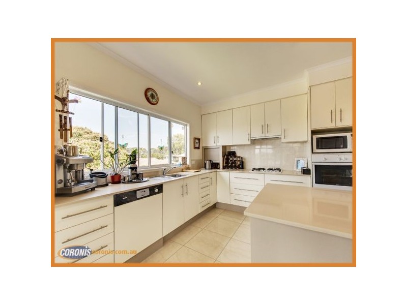 18 Boykambil Esplanade South, Hope Island QLD 4212