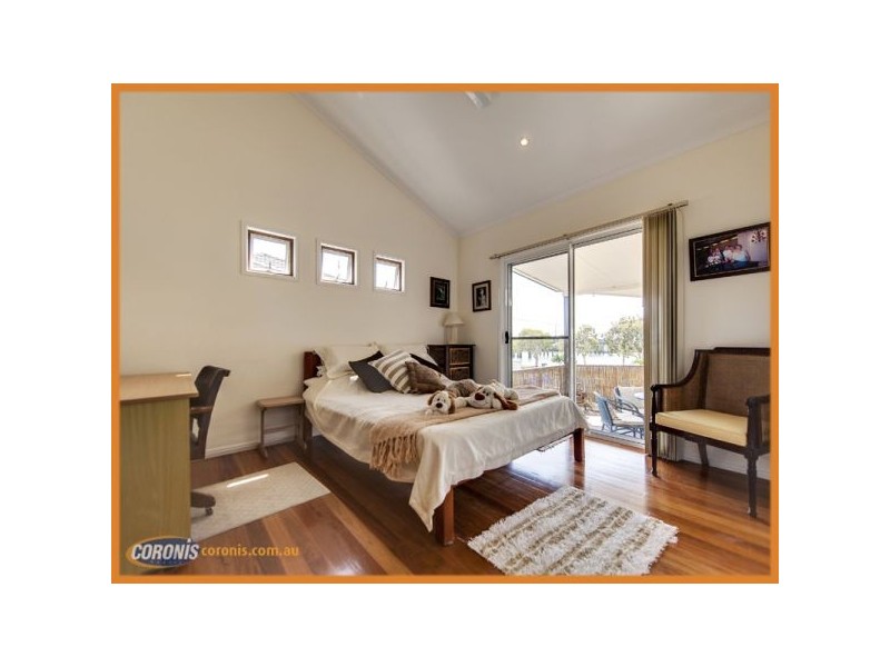 18 Boykambil Esplanade South, Hope Island QLD 4212