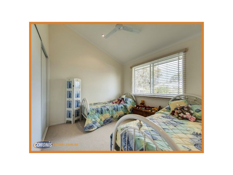 18 Boykambil Esplanade South, Hope Island QLD 4212