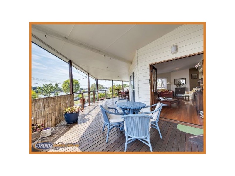 18 Boykambil Esplanade South, Hope Island QLD 4212