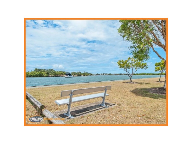 18 Boykambil Esplanade South, Hope Island QLD 4212