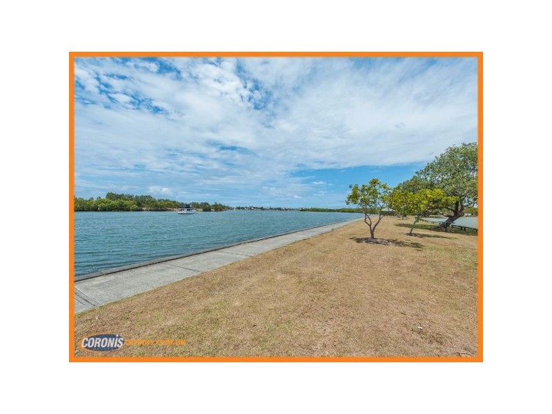 18 Boykambil Esplanade South, Hope Island QLD 4212