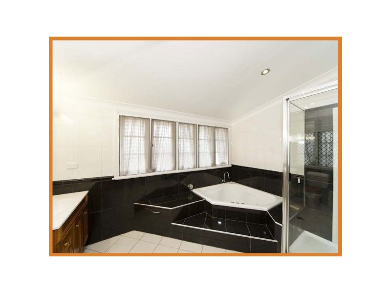 31 Caesar Road, Ferny Hills QLD 4055