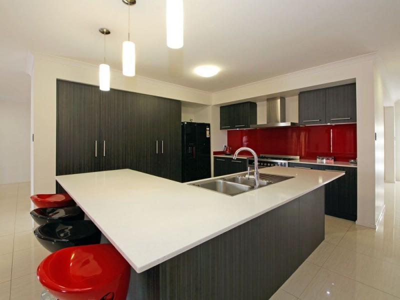 18 Midgley Street, Dakabin QLD 4503