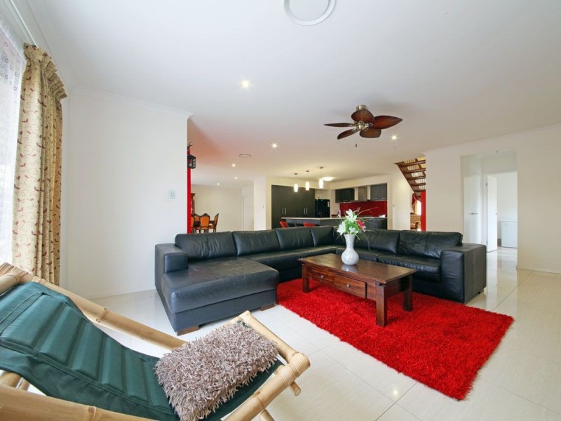 18 Midgley Street, Dakabin QLD 4503