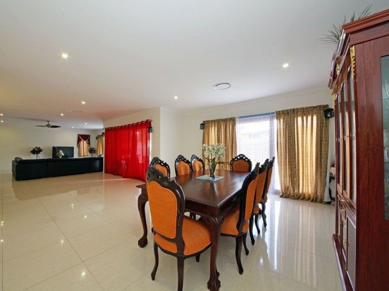 18 Midgley Street, Dakabin QLD 4503