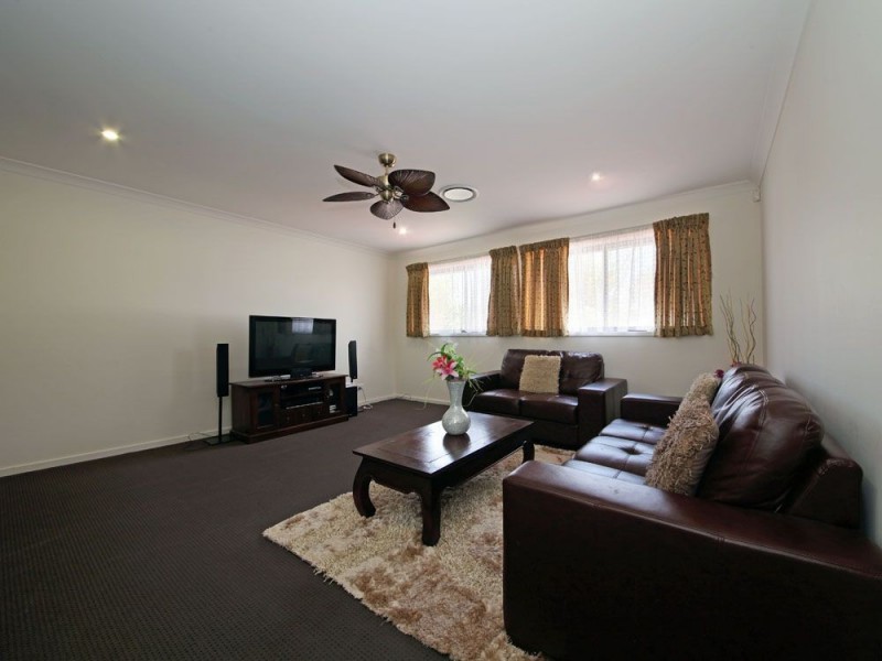 18 Midgley Street, Dakabin QLD 4503